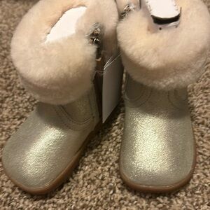 UGG Jorie II Metallic Gold boot size 2/3